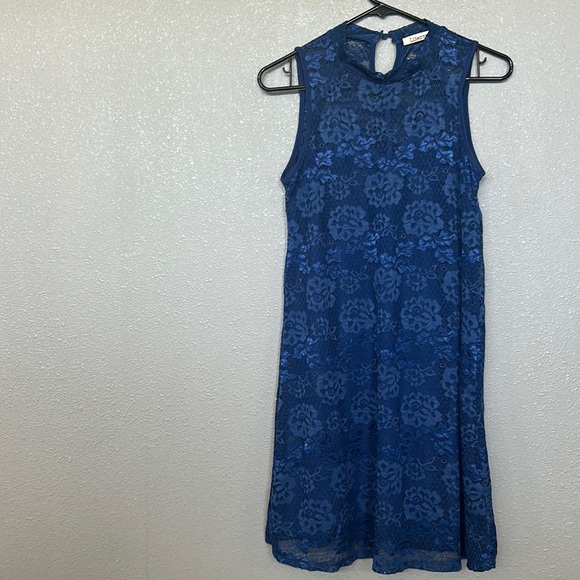 Liberty Love Dresses & Skirts - Sleeveless Blue Floral Lace Dress Size Medium